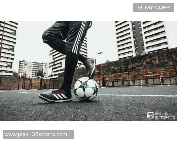 掌握足球踩单车技巧的全面教学指南与实用训练方法分享 掌握足球踩单车技巧的全面教学指南与实用训练方法分享